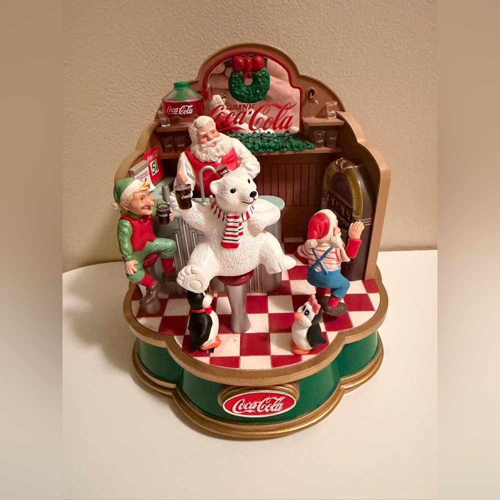 Vintage 1994 Coca Cola Holiday Santa Soda Fountain Musical Box